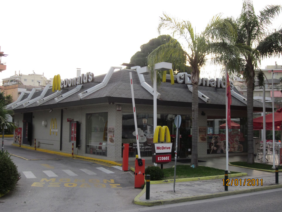 mcdonalds_amfithea_02